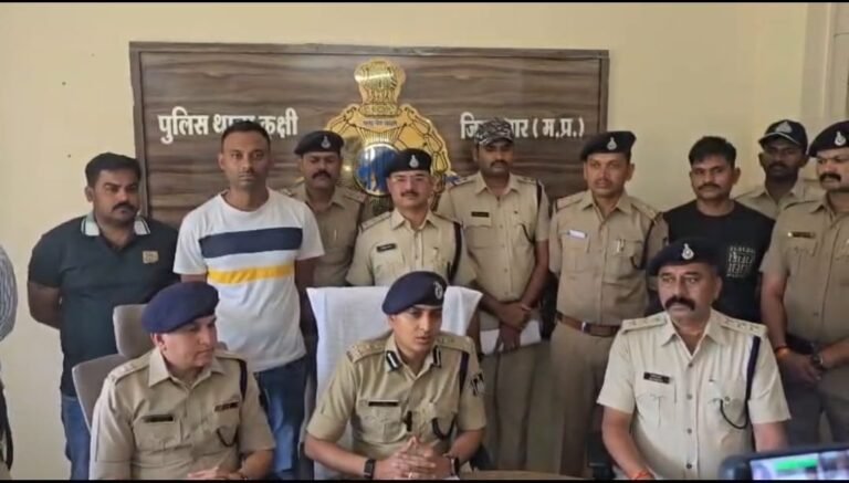 लूट और हत्या के तीन आरोपियों को पुलिस ने किया गिरफ्तार